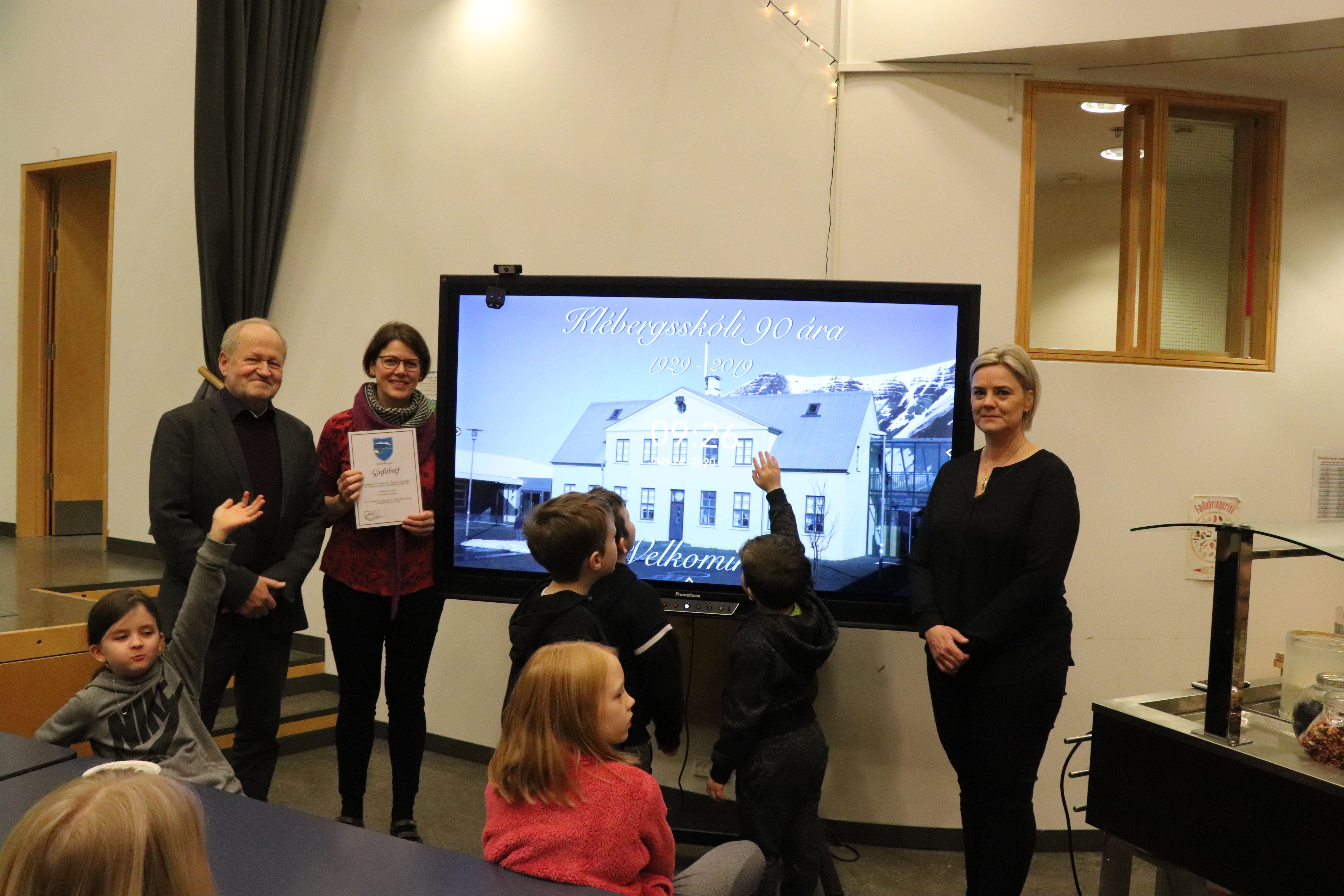 Karl Magnús oddviti, Sigrún Anna skólastjóri og Regína umsjónarmaður fræðslumála