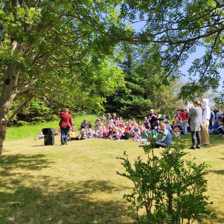 felagsgardur-katt-i-kjos-2021-10